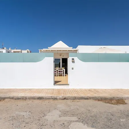 The Little White House Dom wakacyjny Playa Honda (Lanzarote)